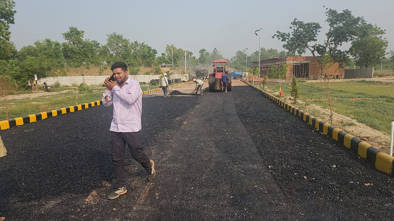 Plot Near Jewar Airport