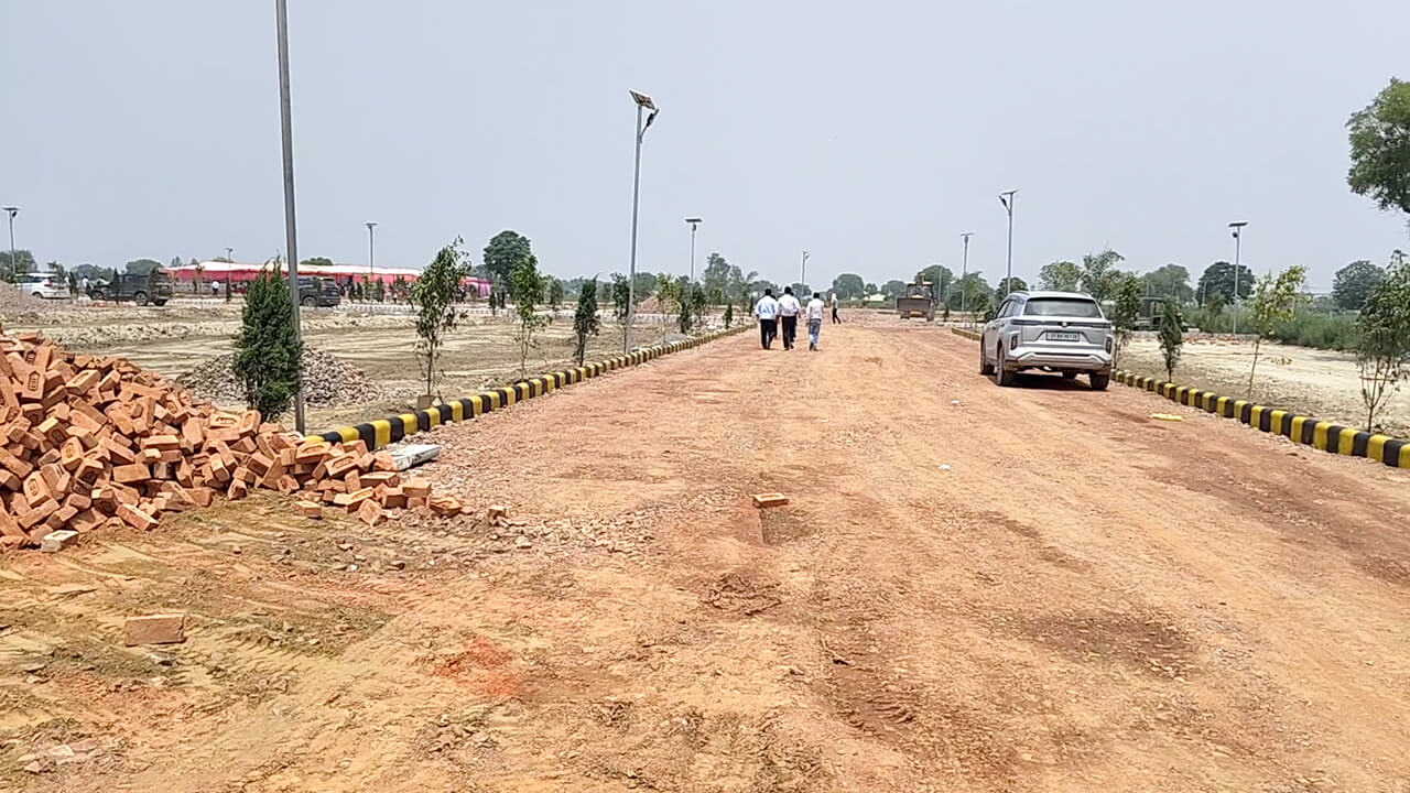 Plot Near Jewar Airport