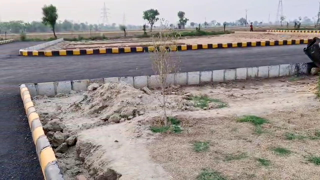 Plot Near Jewar Airport