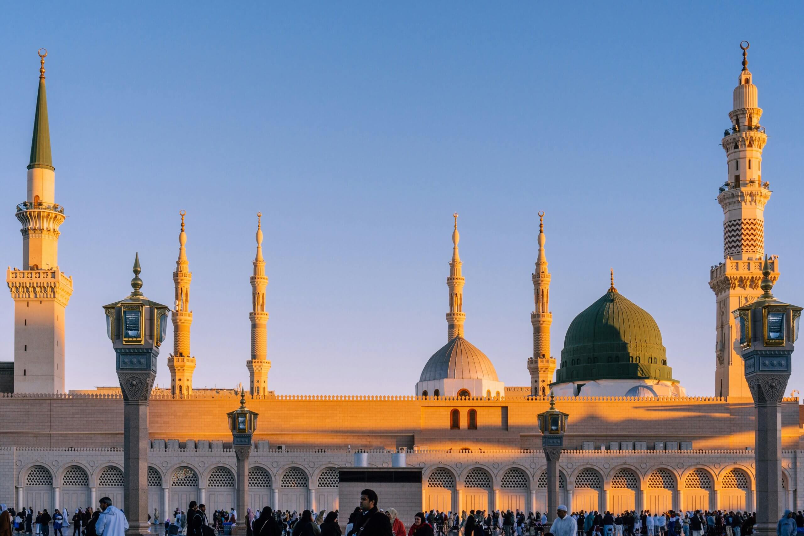 Guided tours with Al Hijaz Tours offering expert guidance and seamless experiences for pilgrims in Mecca and Medina