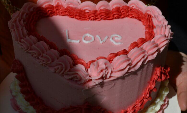 anniversary cake