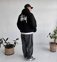 Iconic Streetwear Looks in Outfit Stylish Hoodie & Fashion Clothing