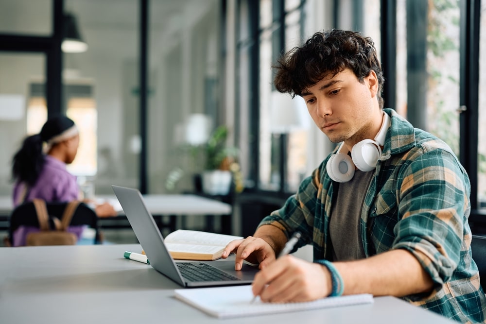 Step-by-Step Process to Win a Scholarship in the UK as an International Student