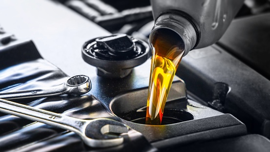How Lubricant Manufacturers in UAE Train and Develop Skilled Workforce