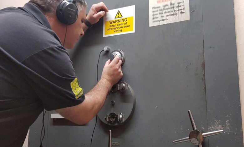 safe opening locksmith