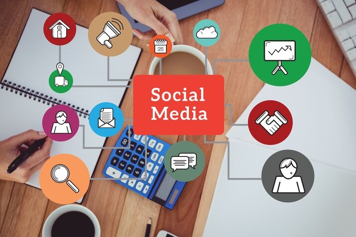 structure-social-media-with-colored-icons_optimized_100