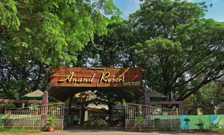 Resort with Garden and Pool Virar