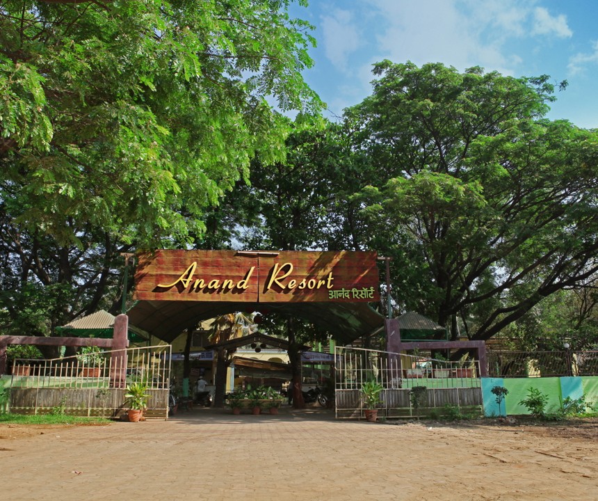 Resort with Garden and Pool Virar