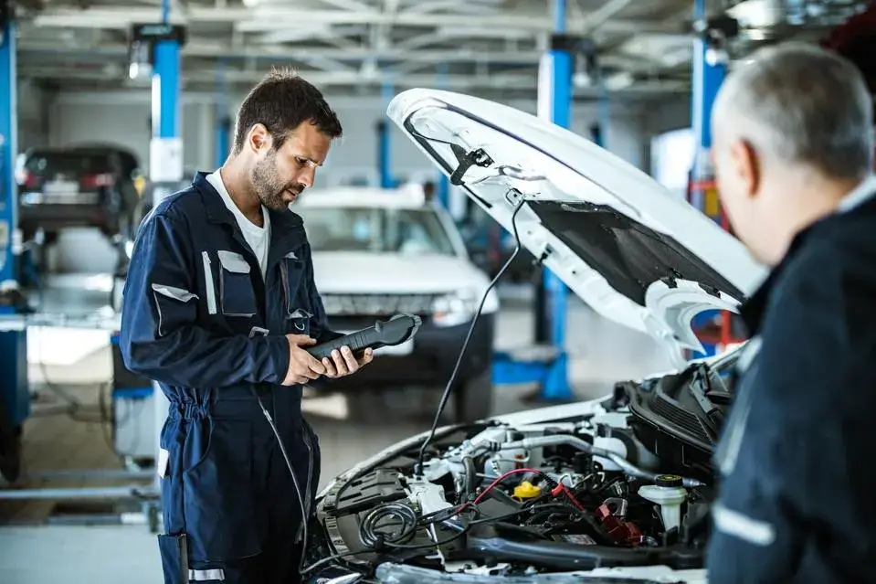 Why Full Service and MOT Are Important for Your Car