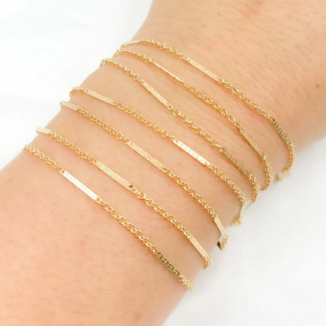 How to Choose the Perfect Gold Filled Hand Chain for Everyday Wear